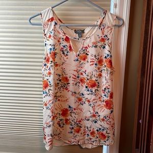 Market & Spruce floral shell